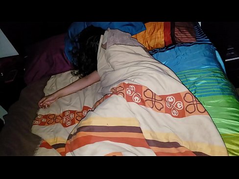 ❤️ Posinak grdi svoju mladu maćehu dok ona spava. Jebeni video kod nas ❌️